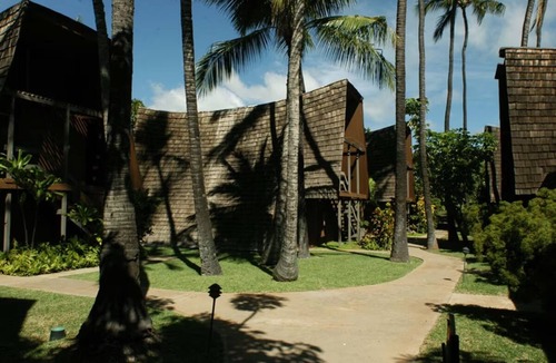 Kaunakakai House | Deluxe Family Room: Spacious Garden Views, Comfort for All at Hotel Molokai