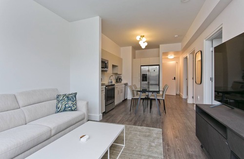 Portlock Condo | Designer Condo in Hawaii Kai! Close to beaches, shopping, hiking!