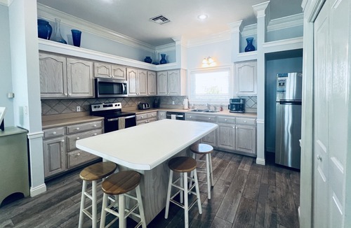 Laguna Beach Estates House | Direct Beachfront Home Loved for Location Experienced Hosts Sleeps 12