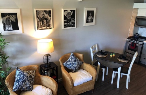 Maunaloa Apartment | Do you hear that? That is the ISLAND OF MOLOKAI Calling Your Name!