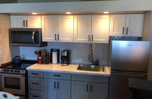 Maunaloa Apartment | Do you hear that? That is the ISLAND OF MOLOKAI Calling Your Name!