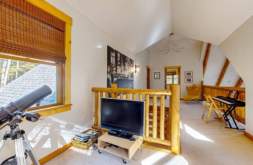 Mount Holly House | Dog-friendly lodge with game room, 2 fireplaces, kayaks, SUPs & bikes