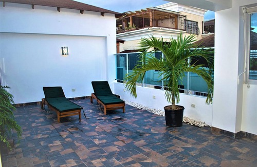 Bella Vista Apartment | Downtown Luxurious 10th Floor Apartment ⭐