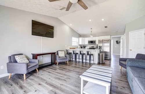 Bel Air House | Duplex w Private Pool Beach Access Prime PCB