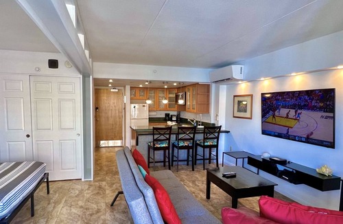 Waikiki Condo | Entire Condominium - Newly upgraded Waikiki TOP Floor ILIKAI Hotel