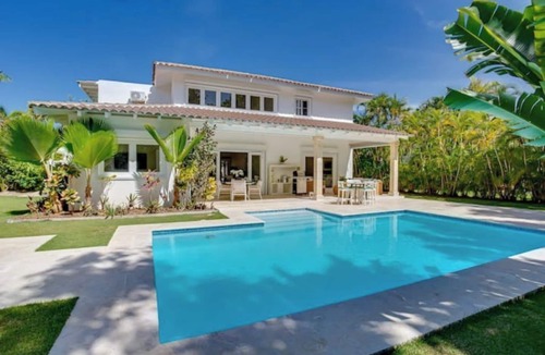 Punta Cana Villa | Family and Renovated Villa in Punta Cana Near Beach - Maid and cooking included