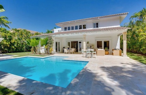 Punta Cana Villa | Family and Renovated Villa in Punta Cana Near Beach - Maid and cooking included