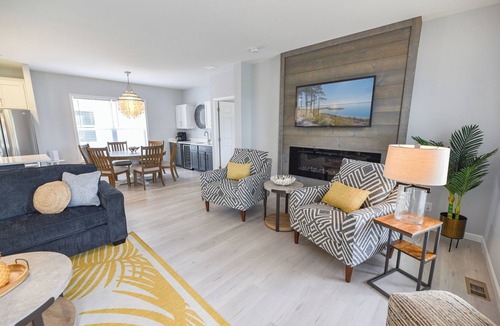 Long Neck House | Family fun home, beach, pools, pet friendly!