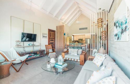 La Iglesia Apartment | Family Retreat 3-Bedroom Apartment near Beach