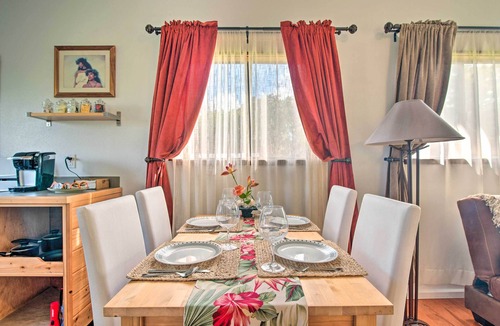 Mountain View Apartment | 'Fern Cottage' Island Escape with Rainforest View!