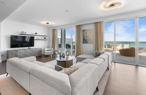 Mid Beach House | Fontainbleau Ocean View Terrace Spa plus Private Pool