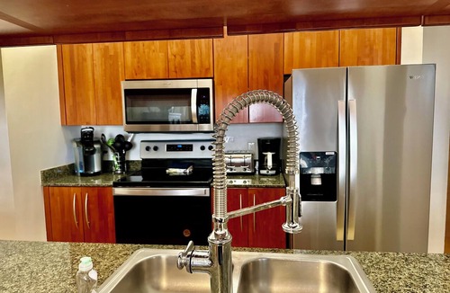 Brickell Condo | FREE Parking 2 King Beds Brickell 1BR Pool Gym