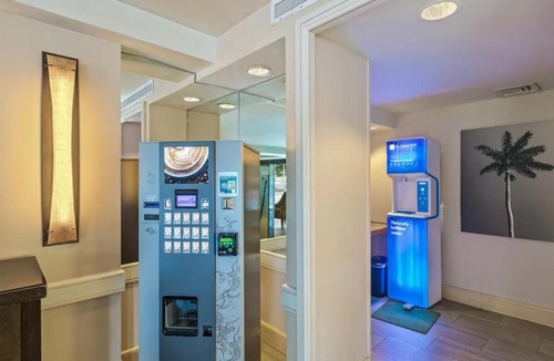 Waikiki Apartment | FREE PARKING Palms Hotel Waikiki