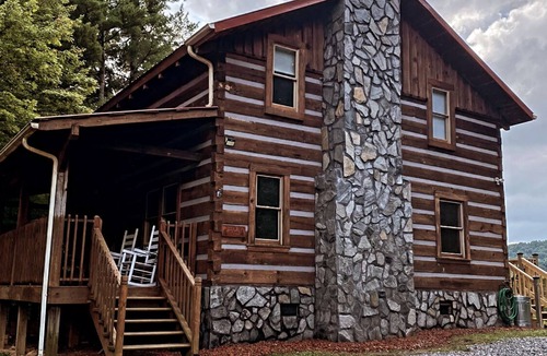 Cana Cabin | Getaway Log Cabin Mtn View 4 bedroom + Treehouse