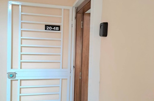 Pantoja Apartment | Getaway To Cozy Home 4 Br, 3,5 B