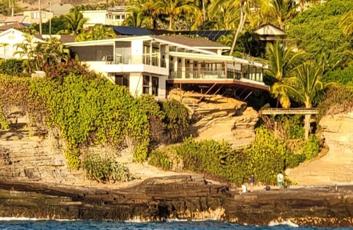 Hawaii Kai House | Glam Mid Century Modern 4-bedroom oceanfront estate in wonderful Honolulu
