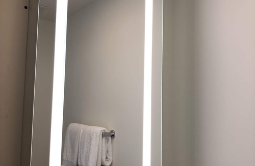 Mid Beach Hotel | Gorgeous renovated corner 1bd 2bath bayview apt with 2 complimentary passes