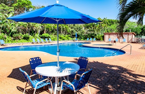 Maunaloa Condo | Ground-Floor Condo w/Ocean View, Lanai, Shared Pool/Hot Tub - Walk to Beach