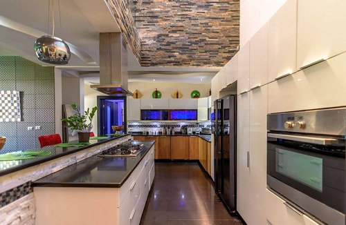 La Esplanada Villa | Guest-friendly 9BD/9BA party complex in central Sosua