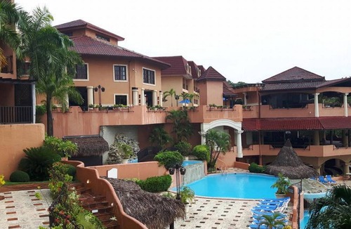 El Batey Hotel | Guest-friendly hotel room steps from beach&bars, with sea views