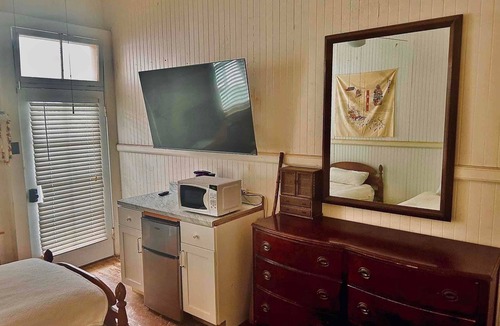 Naalehu Bed & Breakfast | Hale Naalehu LLC Bed & Breakfast