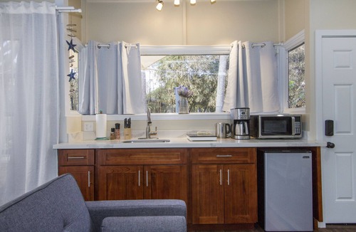 Waialee Cottage | Hawaii studio/Haleiwa/Turtle Beach w/Bikes/AC/30day minimum