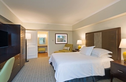 Waikiki Resort | Hilton Hawaiian Village Lagoon Tower, private beachfront resort