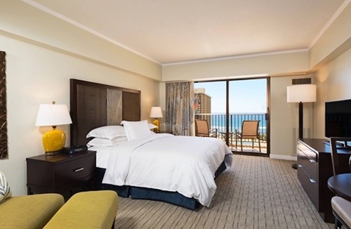 Waikiki Resort | Hilton Hawaiian Village Lagoon Tower, private beachfront resort