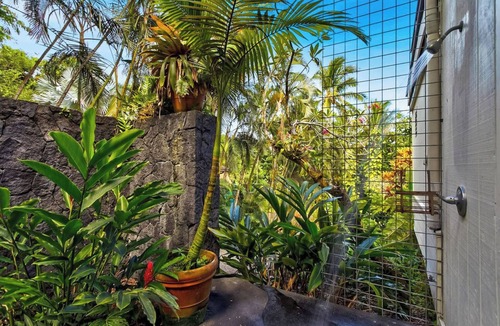 Kehena Beach Estates House | Hot tub, jungle house, walk to Kehena Beach amazing lush views
