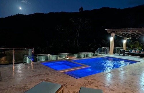 La Vega Province Bed & Breakfast | Ibis Family Suite - Brisal Mountain Retreat