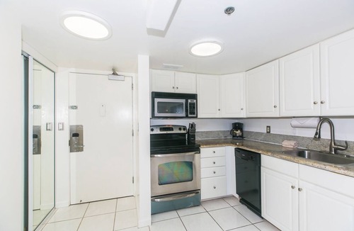 Waikiki Condo | Ilikai 1 Bedroom Lagoon View, Minutes to the Beach! No Resort Fees!