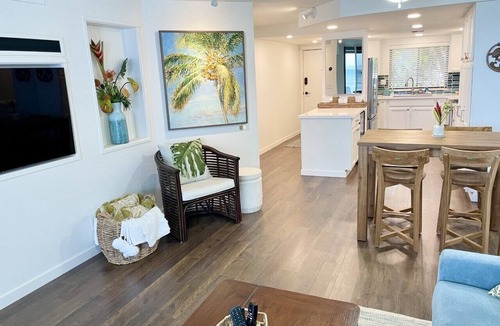 Maalaea Condo | IMPECCABLE! LUXURY GROUND FLOOR OCEANFRONT. 50' FROM THE SEA TURTLE SANCUARY!