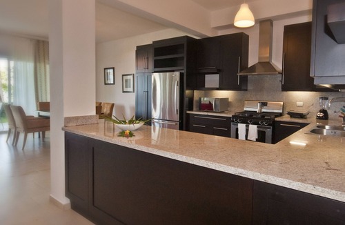 El Batey Apartment | Infiniti Blu Luxury Ocean Front Condos