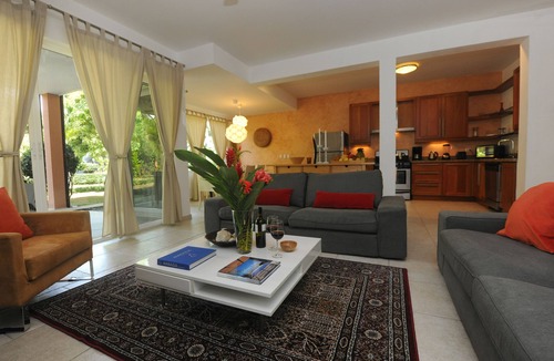 El Batey Apartment | Infiniti Blu Luxury Ocean Front Condos