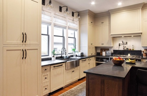 Italian Village House | Italian Vil Gem | GameRm High St .2mi Parking