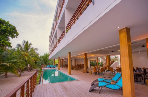 Dharavandhoo House | Kiha Luxury Beach Hotel, Del. King, Inc. breakfast