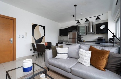 Downtown Santo Domingo Condo | KingBed-BestLocation-WiFi-Gym-CityView-YellowKey*