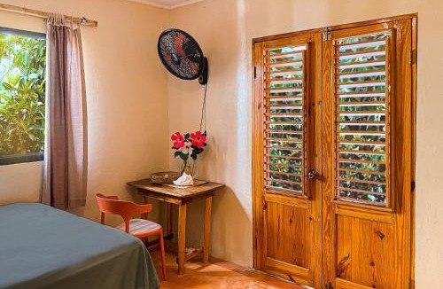 Las Galeras Hostel | La Hacienda Hostel-Rancho