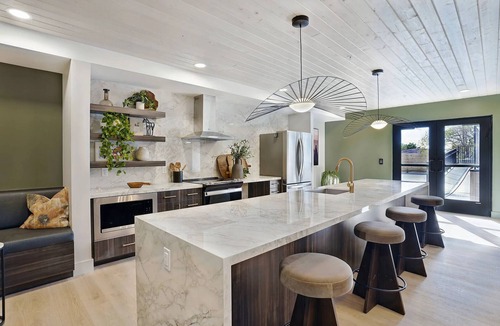 People's Freeway Apartment | Landing | Chic 1BD, Courtyard, Clubhouse