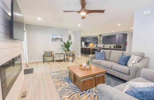 Long Neck House | Large family fun home, pools, beach, pet friendly!