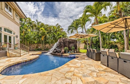 Waialae Iki House | Large Kahala Estate with Oceanview