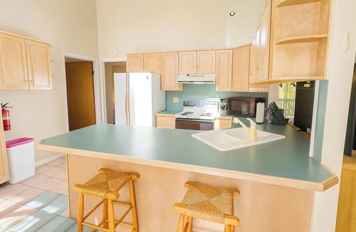 Fort Edward House | Large Villa: 5 Beds, 3 Baths, Firepit, Cozy Stay