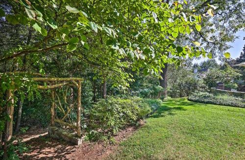 Jonesville House | Lush Elkin Home w/Porch Views & Pool Table