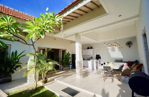 Batubelig Villa | ❤️ LUX 3 BR SEMINYAK POOL VILLA (SLEEPS 6) IN SEMINYAK - WALK TO BEACH ❤️