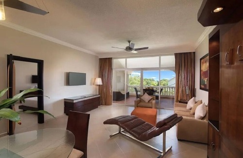 Puerto Plata Hotel | Luxurious 1 Bedroom Presidential Suite
