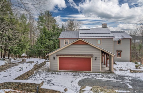 West Hartford House | Luxurious 4-bedroom 3.5-bathroom mountain side home That sleeps 8