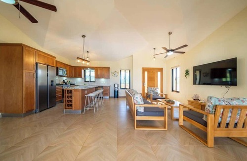La Mulata House | Luxury 3-bedroom villa in Casa Linda.