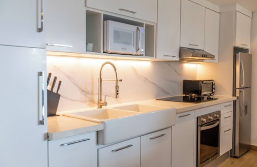 Villas Del Mar Apartment | Luxury Condo| Beachfront| Full Kitchen| Fast wifi