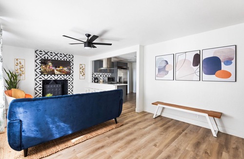 Rancho Oakey House | Luxury House - 10 Min to Strip - Vegas, Nevada