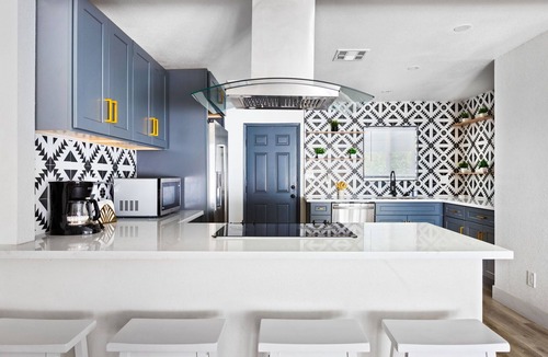 Rancho Oakey House | Luxury House - 10 Min to Strip - Vegas, Nevada